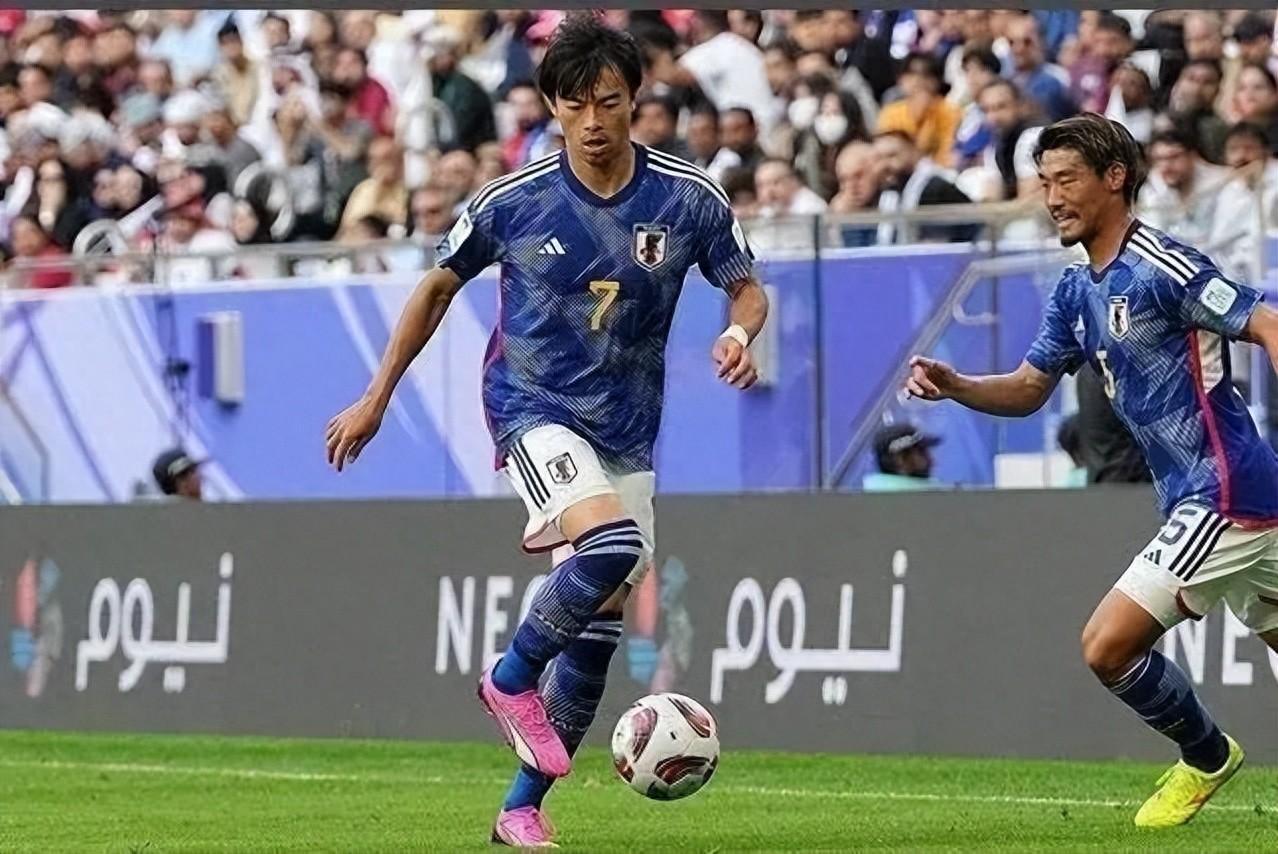 他在比赛中的爆发力和犀利的射门能力将是日本队取胜的重要因素
